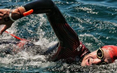 Beneficiate del traje de neopreno en triatlón